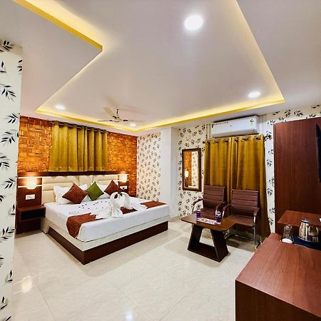 Hotel Golden Crystal Патна Экстерьер фото