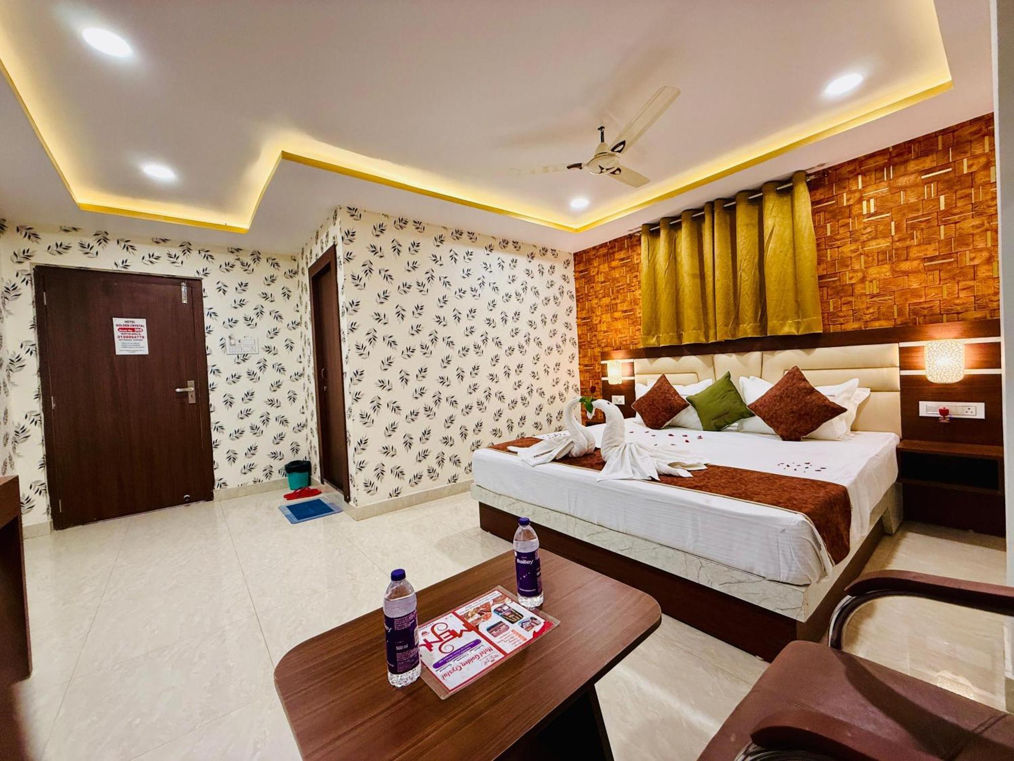 Hotel Golden Crystal Патна Экстерьер фото