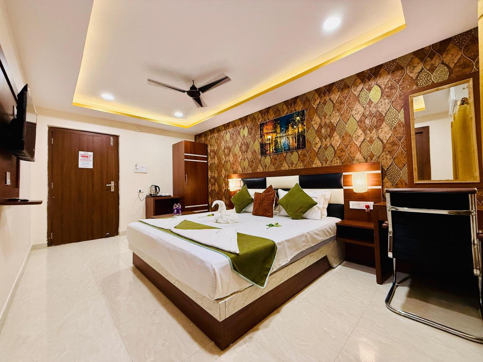 Hotel Golden Crystal Патна Экстерьер фото
